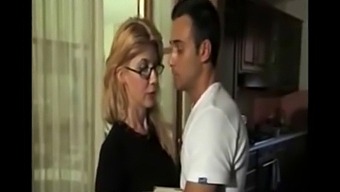 Older Italian Lady Enjoys Anal Sex In Full Scene