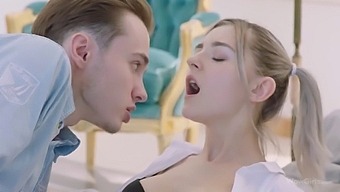 Russian Beauty Eval Elfie Indulges In Hardcore Pussy Licking And Brutal Sex With A Horny Guy!