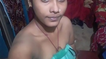 Desi Village Girls With Big Boobs And Nipples In Nude Selfies