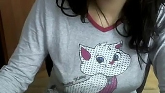 Homemade Video Of A Lovely Turkish Cam Girl