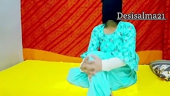 Muslim Girlfriend In India Enjoys Hardcore Sex On Eid
