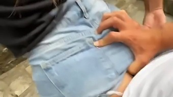 Geverifieerde Amateurs Hebben Openbare Seks Op Een Toeristische Hotspot