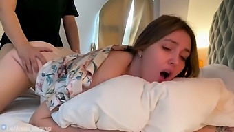 Russian Amateur Couple'S Hotel Room Encounter