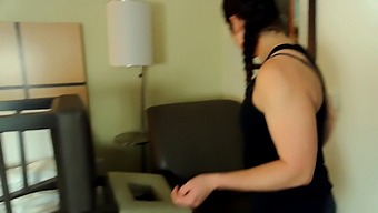 Prank On Stepmom'S Ass Without Her Knowing It