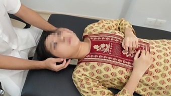 Amazing Indian Coed Gives A Sensual Massage