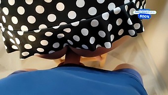 खूबसूरत सौतेली बहन का बड़ा लंड अपनी चूत में लेकर सरप्राइज।